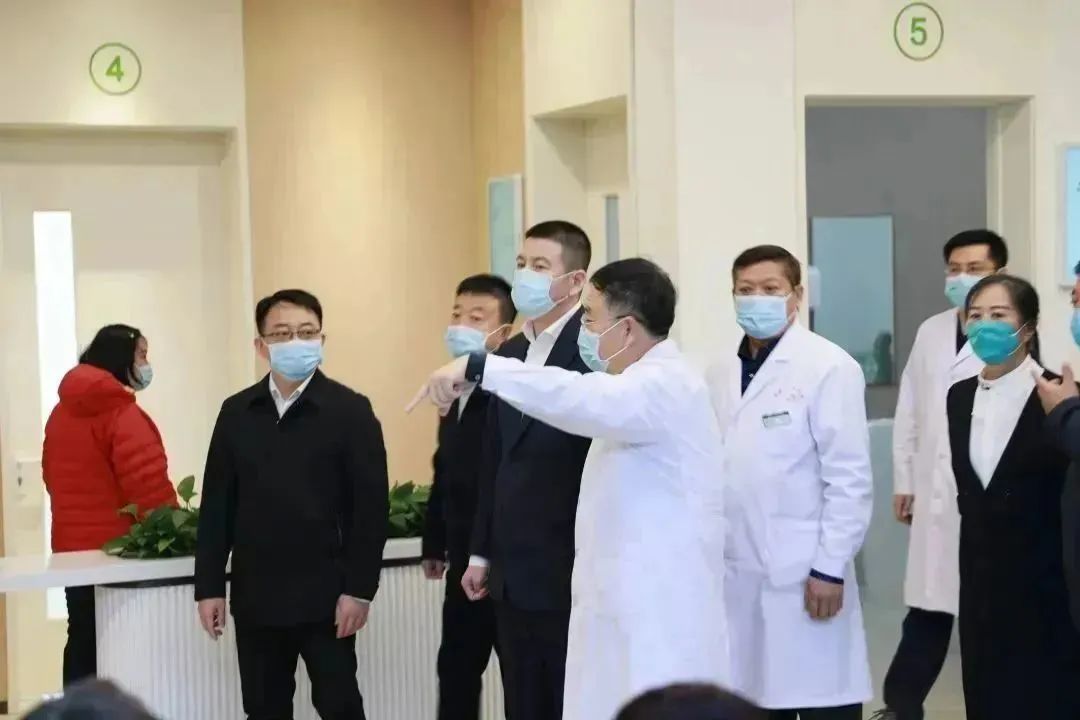 龍港區(qū)人大、區(qū)政府領導一行視察調研龍港國際醫(yī)療健康產業(yè)園(圖5)