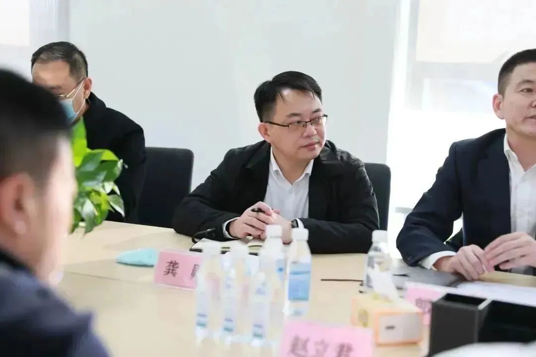 龍港區(qū)人大、區(qū)政府領導一行視察調研龍港國際醫(yī)療健康產業(yè)園(圖12)