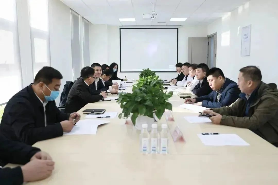 龍港區(qū)人大、區(qū)政府領導一行視察調研龍港國際醫(yī)療健康產業(yè)園(圖10)