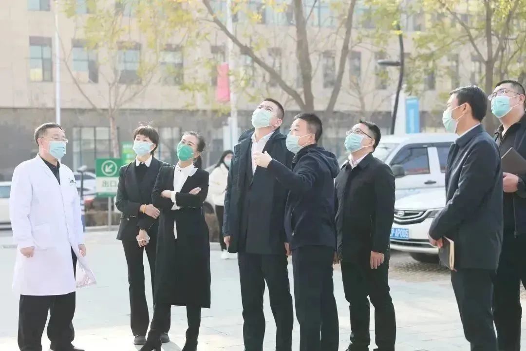 龍港區(qū)人大、區(qū)政府領導一行視察調研龍港國際醫(yī)療健康產業(yè)園(圖16)